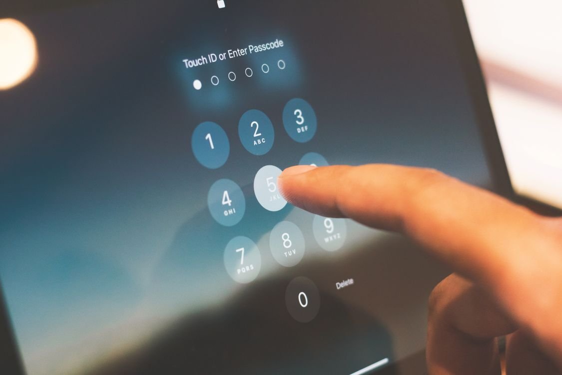 You are currently viewing Two-Factor Authentication (2FA) Explained Simply